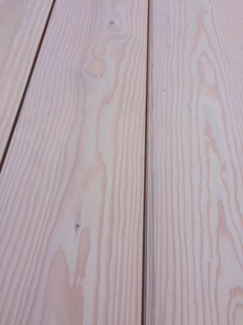A close up of a wood plank

Description automatically generated