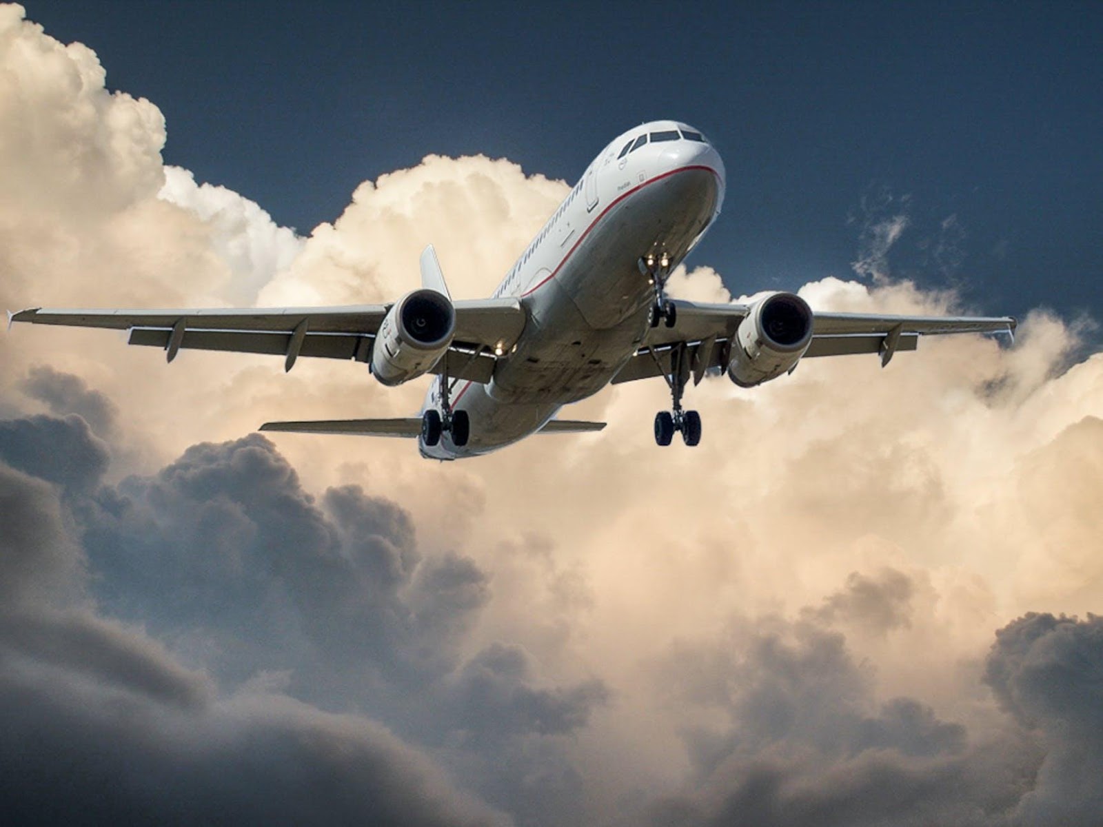 8 Types Of Air Transport Around The World - Tourism Teacher