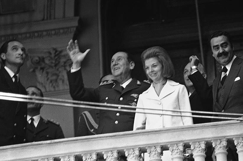 Через 17 лет эмиграции Хуан Перон с триумфом вернулся в Аргентину и стал президентом