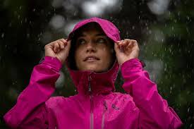 เสื้อกันฝนผู้หญิงสำหรับเดินป่า คุณภาพเยี่ยม ที่น่าใช้แห่งปี 2022 ! 3