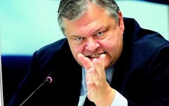 http://www.matrix24.gr/wp-content/uploads/2014/03/venizelos-ragkousis.jpg