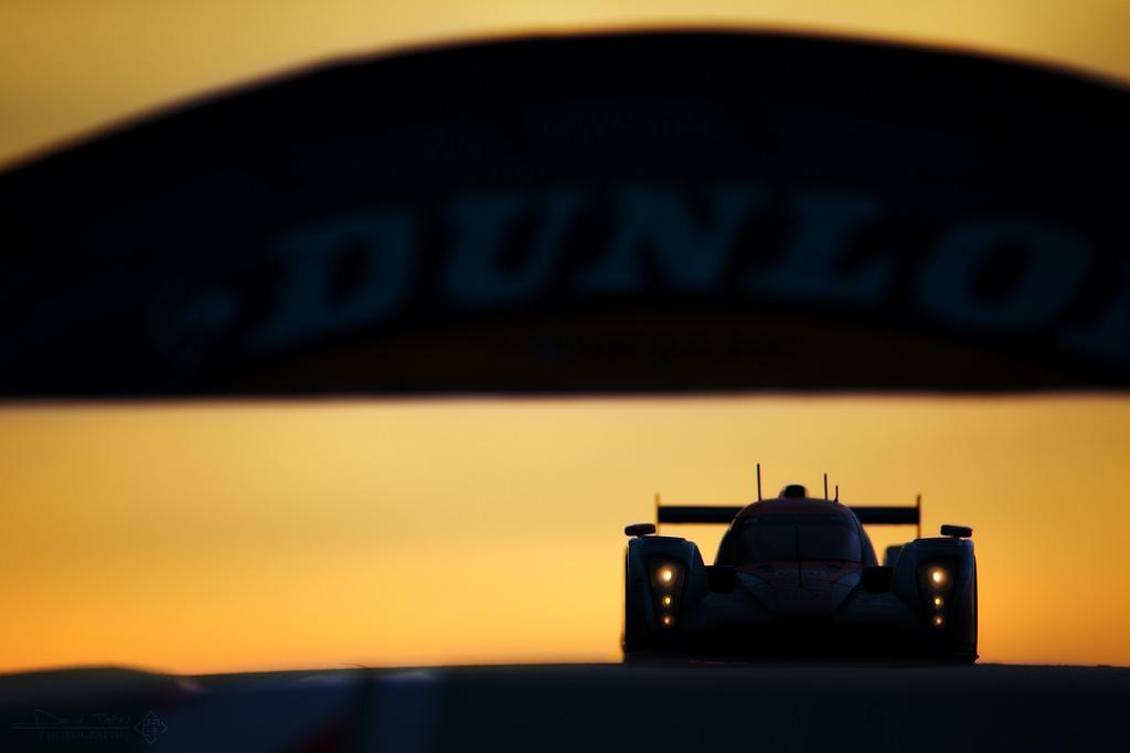 D:\Documenti\posts\posts\The 24 Hours of Le Mans - one of the most prestigious automobile races in the world\foto\sunset_canon_miniatures_martin_lola_du_mans_24-797831.jpg