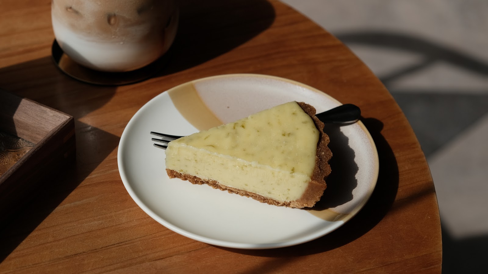 【覺咖啡Jade Cafe】新竹竹北不限時咖啡廳下午茶推薦，專屬你的獨一無二靈感特調/手工酸甜檸檬塔/檸檬可可港
