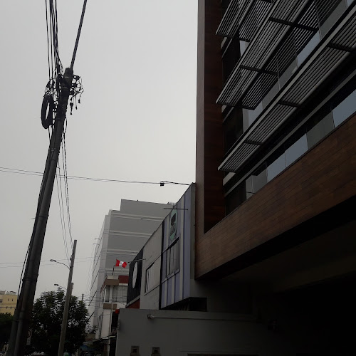 Clinica Velarde-Alvarez - Dentista