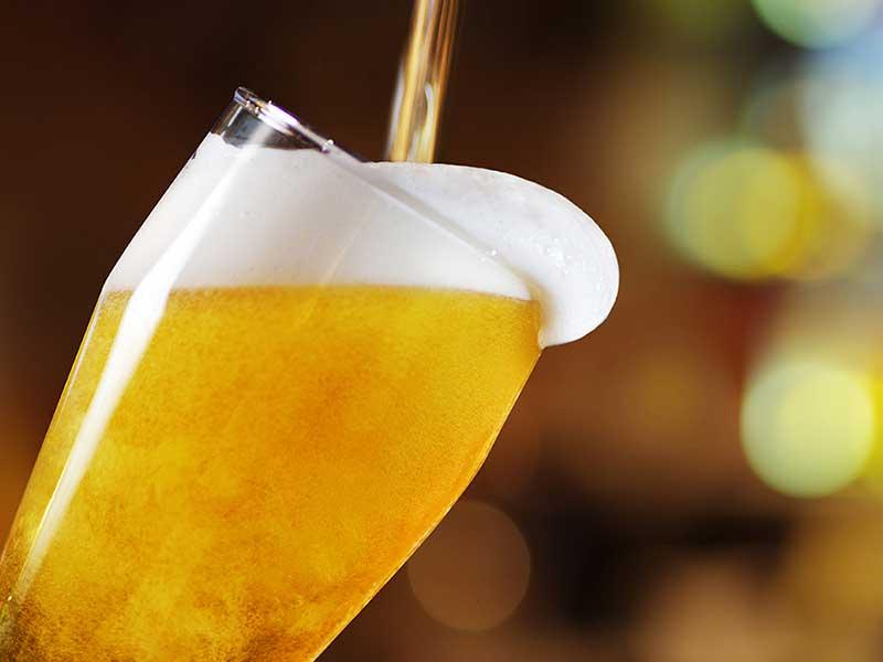 เบียร์สด vs เบียร์ขวด ทำไมรสชาติจึงต่างกัน?!