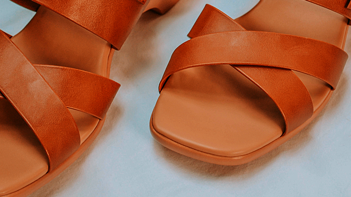 wander-fleur- leather sandal design