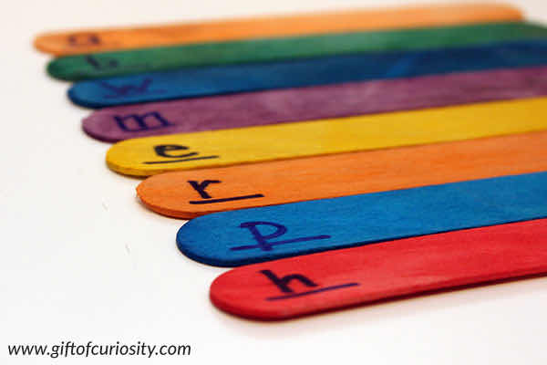 Looking for a fun way to engage adult ESL learners in learners their alphabet, letter sounds and letter formation? I plan to cover all those individual skills on this blog. For now, I’m covering alphabet identification games.