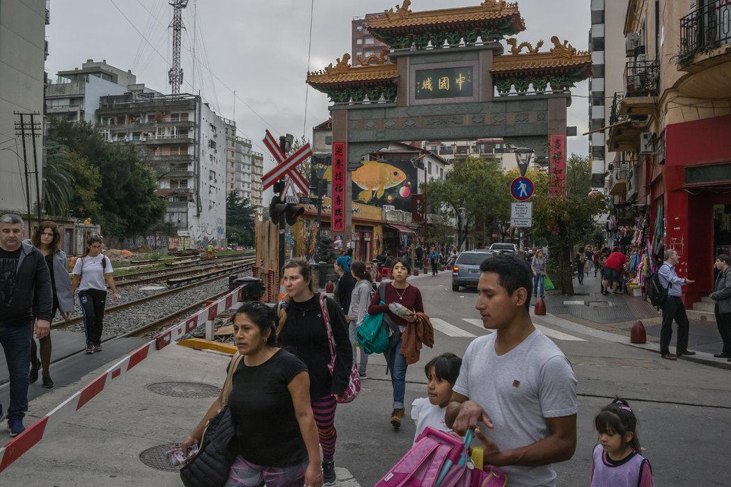 宜諾斯艾利斯中國人居住區域的入口。