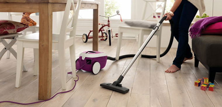 Which kind of good vacuum cleaner is easy to use and durable?  2