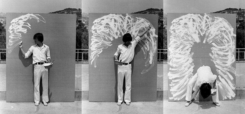 Lee Kun-yong’s performance of The Method Of Drawing, 1976 (via here)