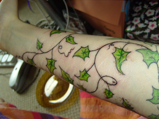 ลายสักไม้เลื้อยแขน 04