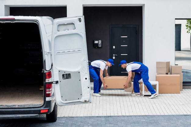 questions to ask your queens movers, professional moving company