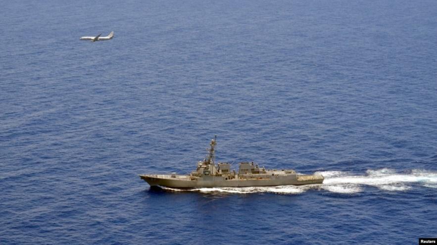 Máy bay và tàu chiến Mỹ hoạt động ở Biển Đông (ảnh tư liệu, 2016).