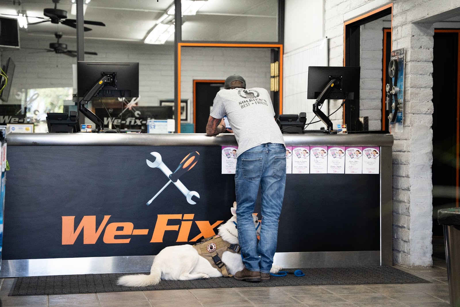 Picture of a veteran waiting for auto repairs. 