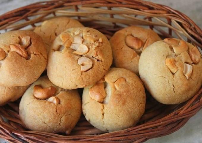 Cashew nuts cookies Recipe by Shalini Kasera - Cookpad