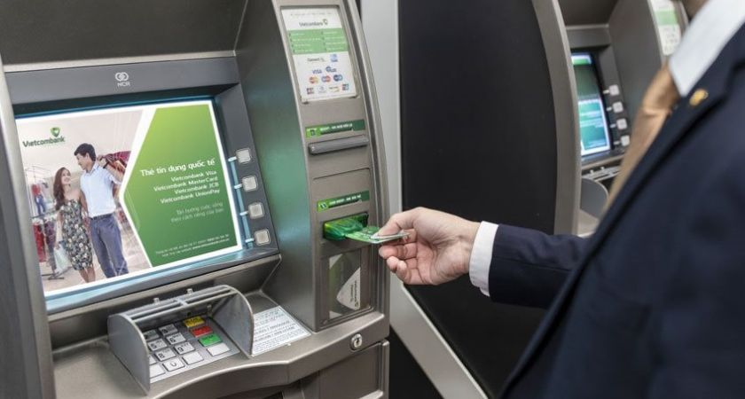 Đảm bảo khả năng trả nợ khi vay tiền bằng CMND và thẻ ATM Vietcombank