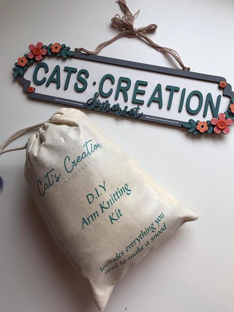 (<img alt="Cats creation diy kit">)