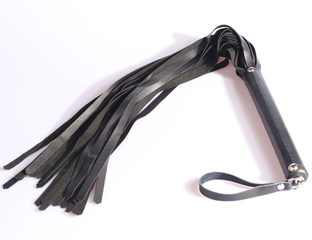 2014-NEW-ARRIVAL-black-novelty-leather-flogger-horse-raising-whip-spanking-Adult-sex-products-sexy-flogger.jpg