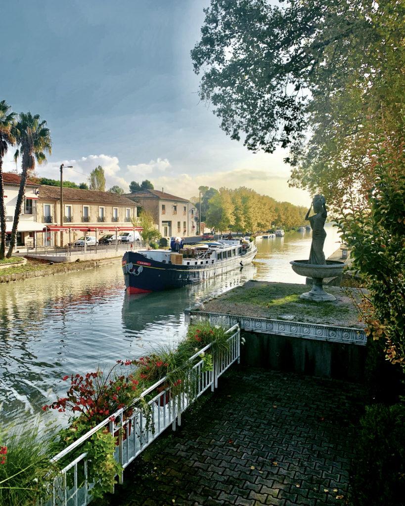 Hotel Barge Anjodi on Canal du Midi near Beziers