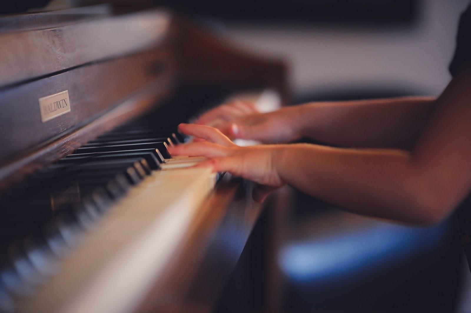 Want To Learn How To Play Piano? Here’s Your Step-by-step Guide