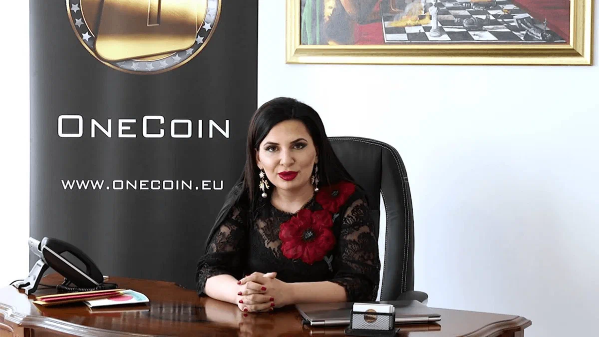 Ружа Игнатова во время одной из презентаций OneCoin
