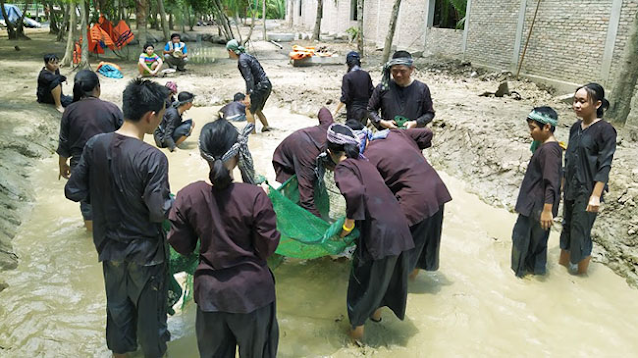 Tát mương bắt cá - Du lịch Lan Vương