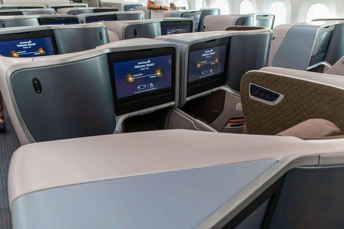 C:\Users\admin\Downloads\Singapore-Airlines-Boeing-787-10-Business-Class-Middle-1100x733.jpg