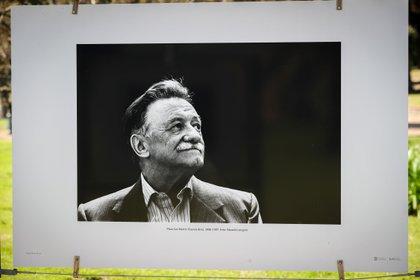 Fotografía del escritor uruguayo Mario Benedetti hecho por el fotógrafo Eduardo Longoni en una muestra homenaje en Montevideo (EFE)