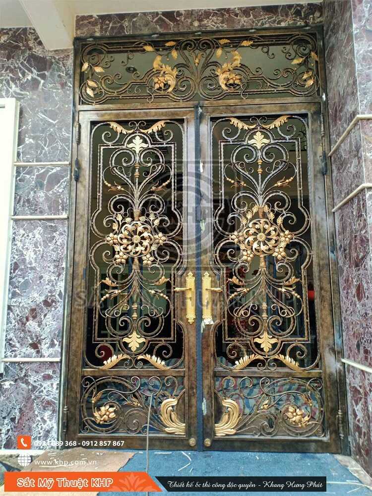 Một mẫu cửa sắt tân cổ điển khác của Khang Hưng Phát