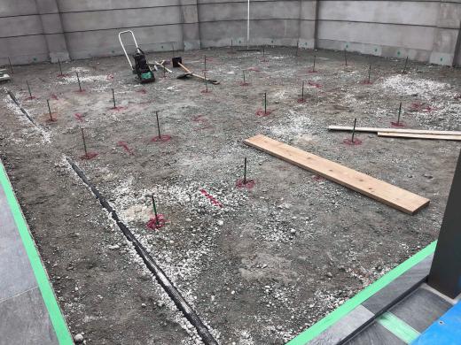 Diyできちゃう土間コンクリート 担当者まさつぐが教える失敗しないコツ その1 水たまり対策 透水コン 透水性舗装仕上材 生コンポータル