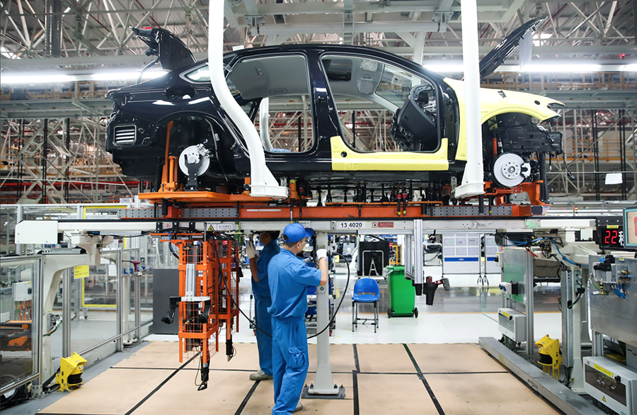 Ngành sản xuất ô tô đã thay đổi vượt bậc nhờ công nghệ trong năm 2021
