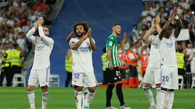 Real Madrid players thank the home fans for their unwavering support throughout the league