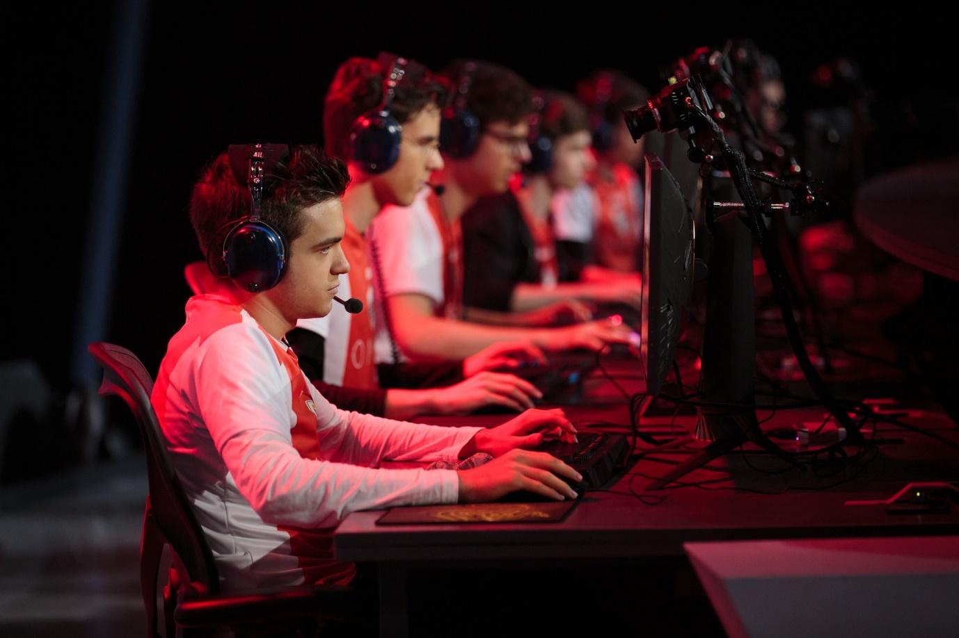 How To Start a Career in Professional Gaming? 