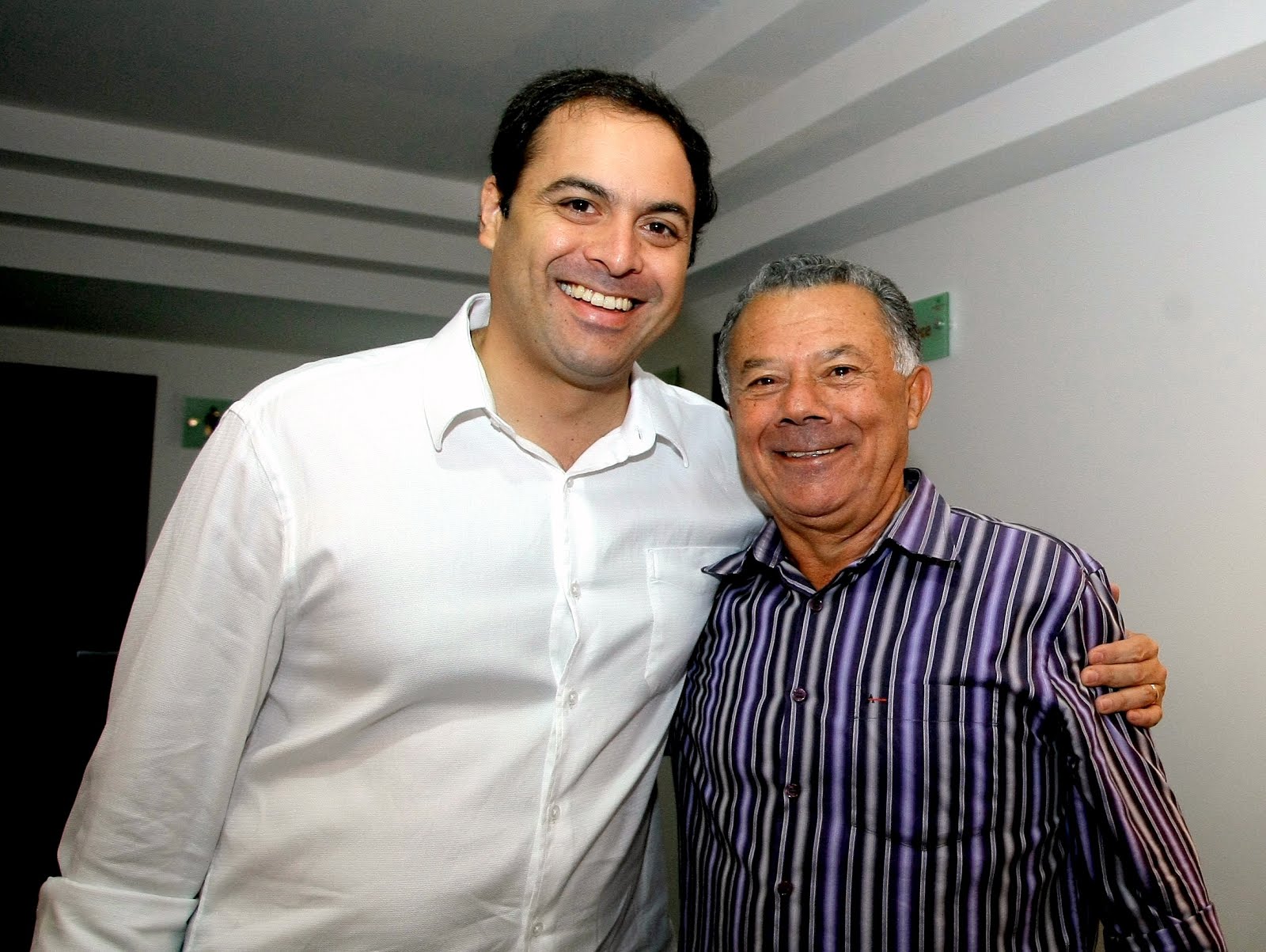 Paulo Câmara e Prefeito de Jucati.JPG