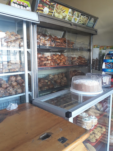 Opiniones de Panadería y Pastelería Reina del Cisne en Quito - Panadería