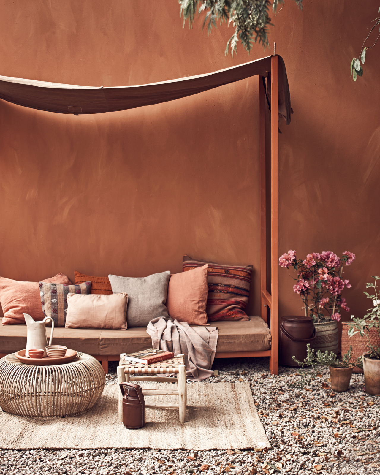 Home decor color trends 2020: Brown
