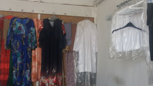 مخيطة السيدات للخياطة النسائية 