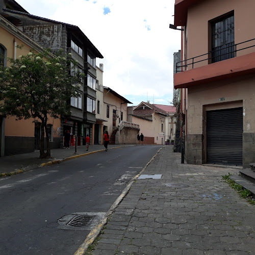 Opiniones de Farmacia Oriente en Quito - Farmacia