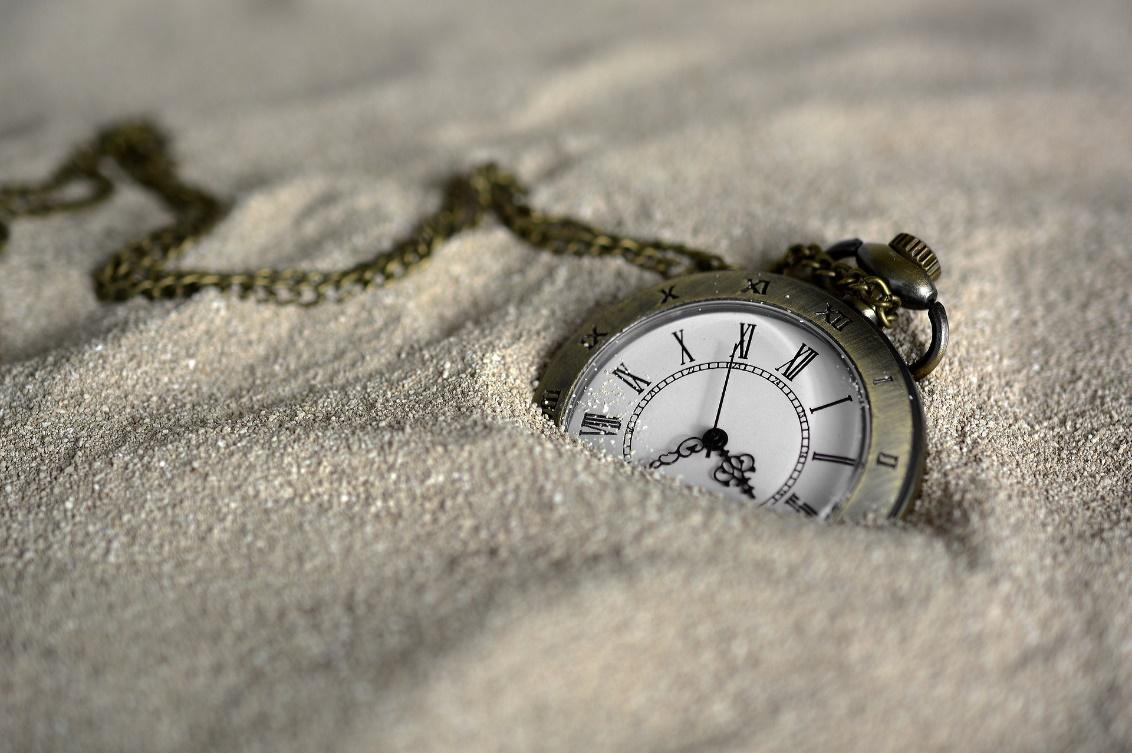 C:\Users\lAUREN\Downloads\pocket-watch-3156771_1920.jpg