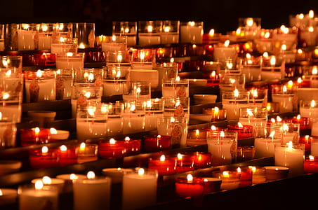 https://i1.pickpik.com/photos/392/205/70/candlelight-candles-chruch-grief-thumb.jpg