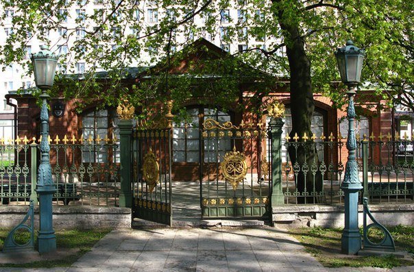 Надо знать: 7 самых старых сохранившихся зданий в Петербурге