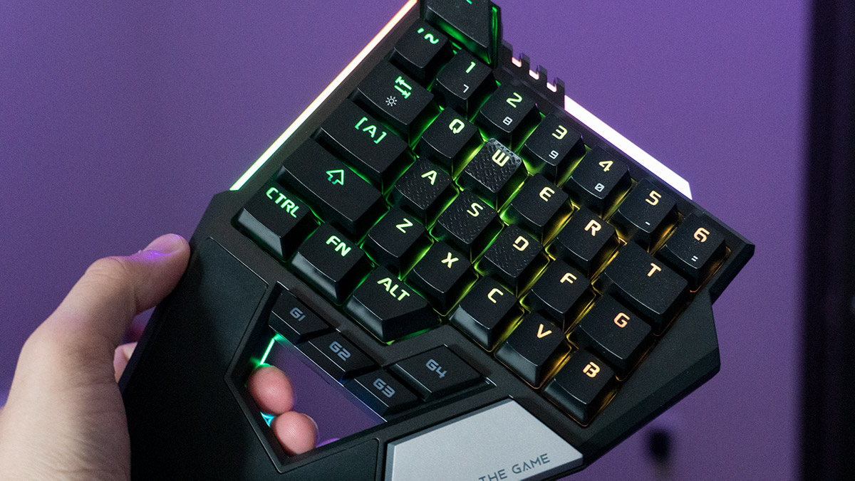 Keyboards provide more customizable keys than controllers do. 