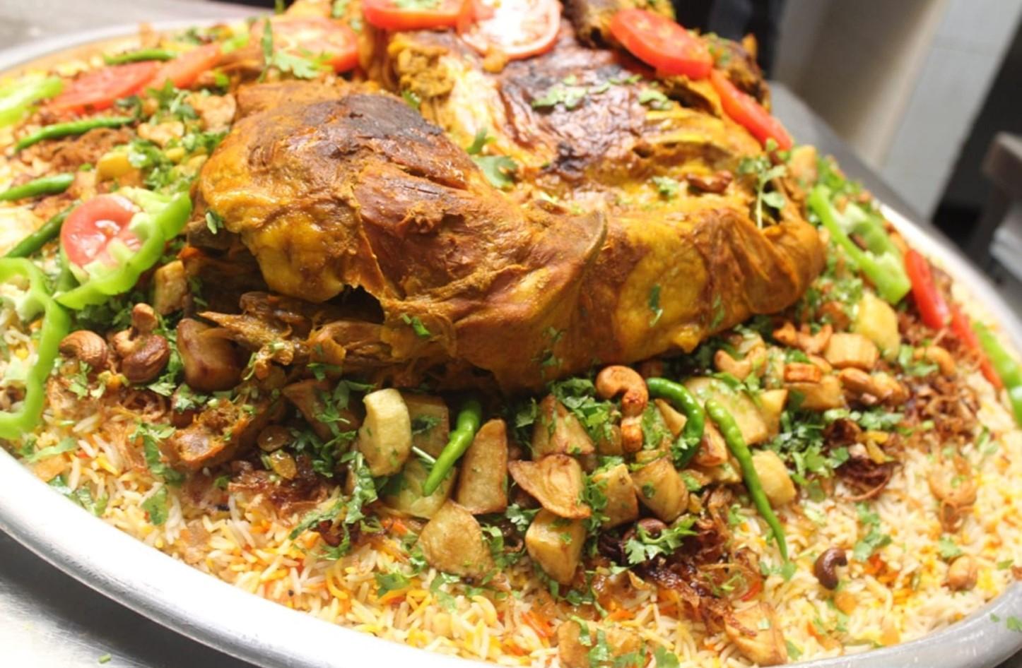 غوزي من  أشهر أكلات الإمارات في المناسبات