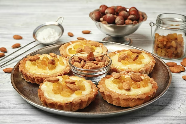 Tarta rustică cu Moșmon și migdale