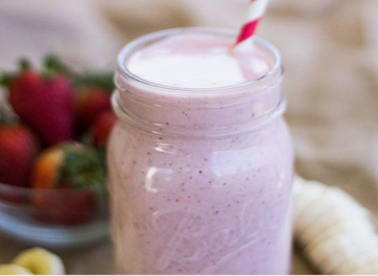 smoothie protéiné fraise banane et maca