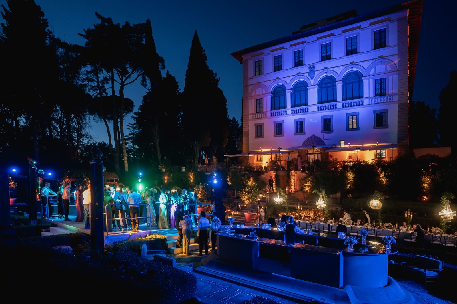 night party with all guests at Hotel Il Salviatino