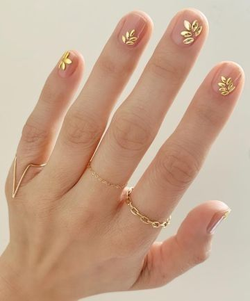 Leafy Gold Nail Art