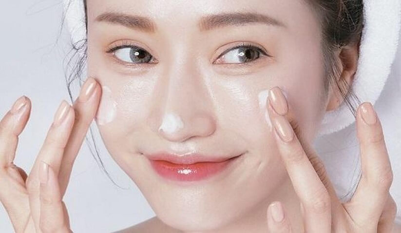 Dưỡng ẩm, se khít lỗ chân lông
