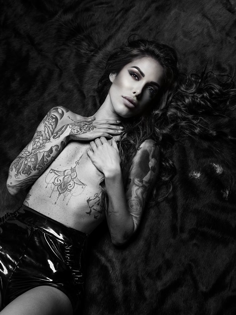 Arianna Piras นักสะสมรอยสักในหลากหลายสไตล์7