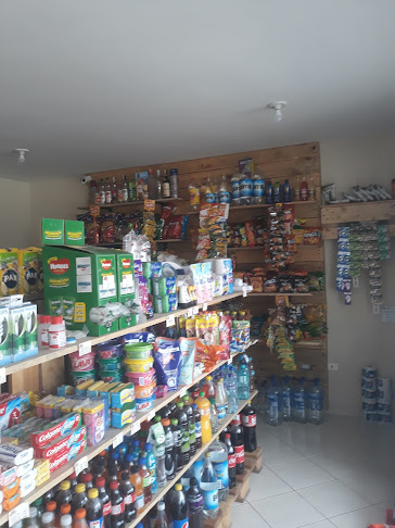 Los Chamos Minimarket - Quito